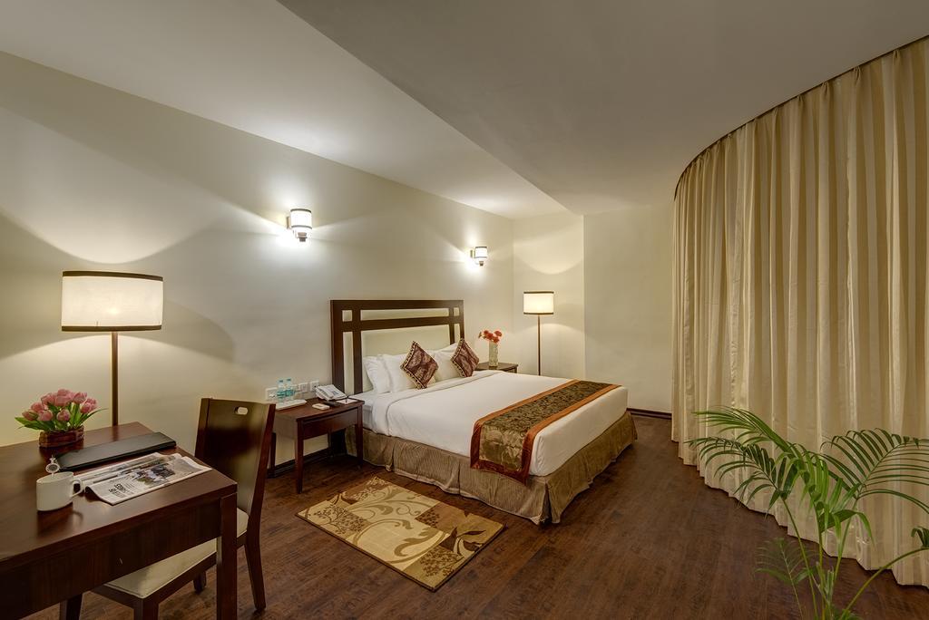 The Fern Residency Galaxy Mall Burnpur Habitación foto